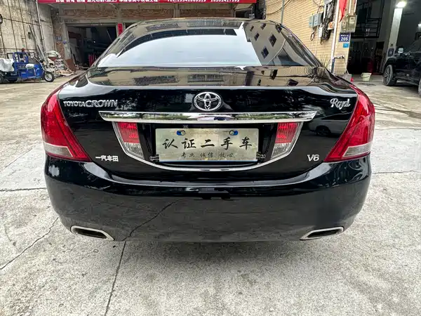 Toyota Crown 2010