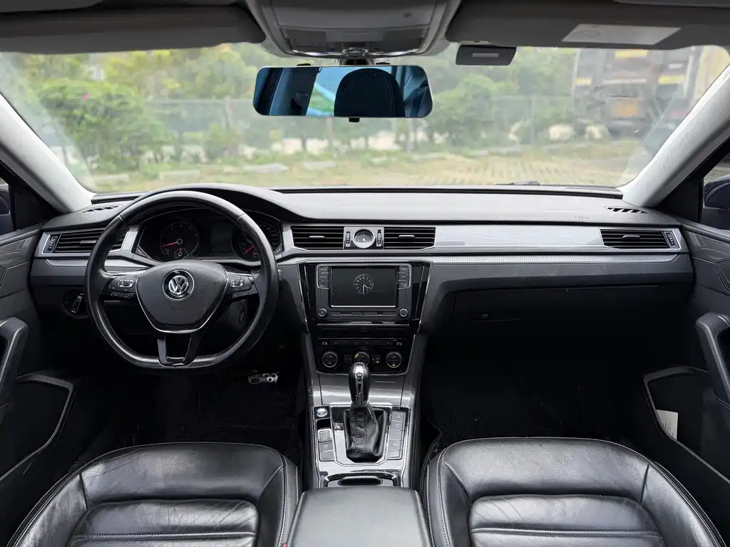 Volkswagen Passat 2018 — фото 12