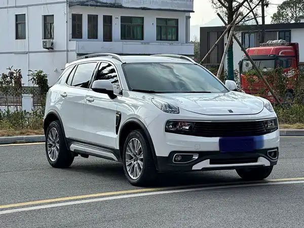 Lynk & Co 01 2017