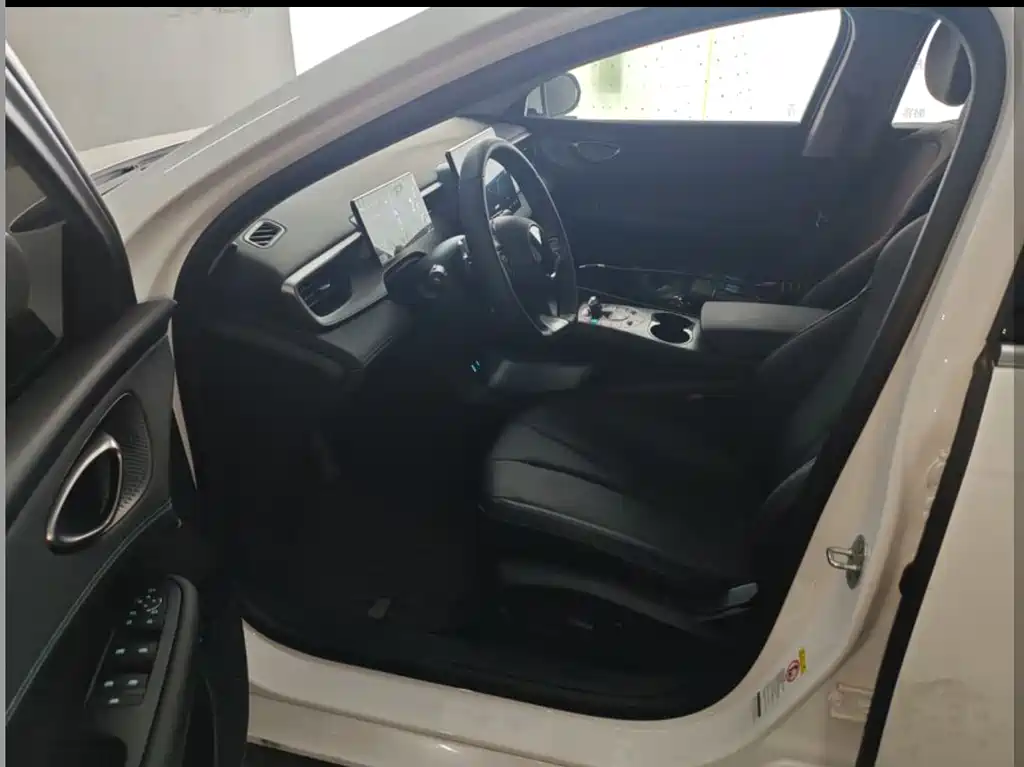 BYD Seal 05 DM-i 2025 — фото 3