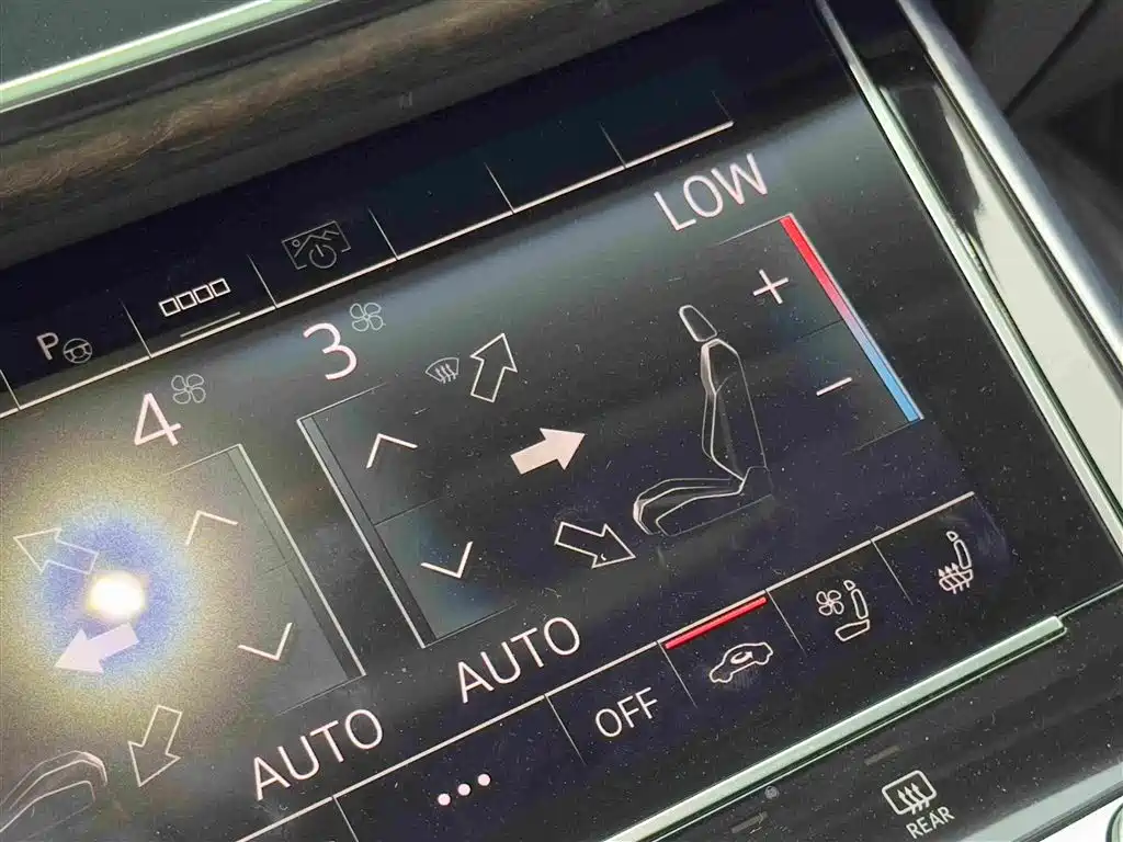 Audi Q7 2021 — фото 17