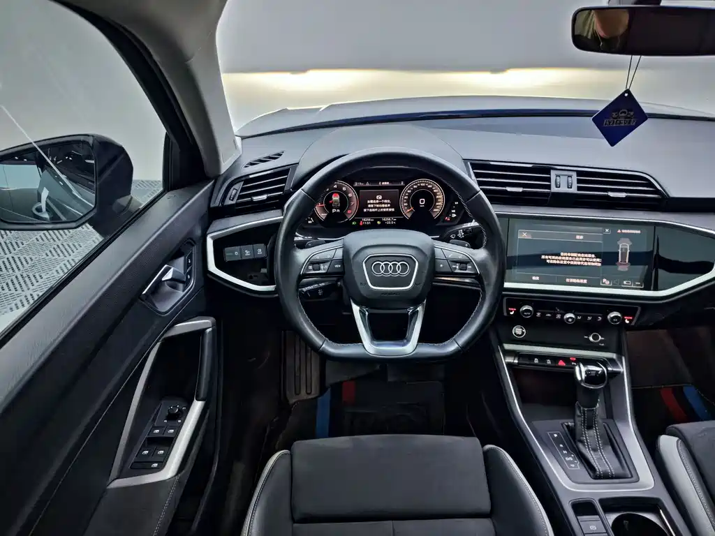 Audi Q3 2022 — фото 10