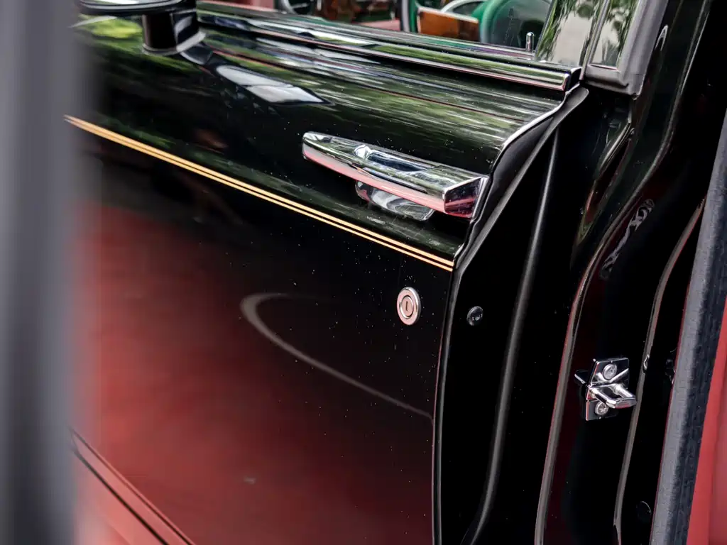 Rolls-Royce Phantom 2016 — фото 15