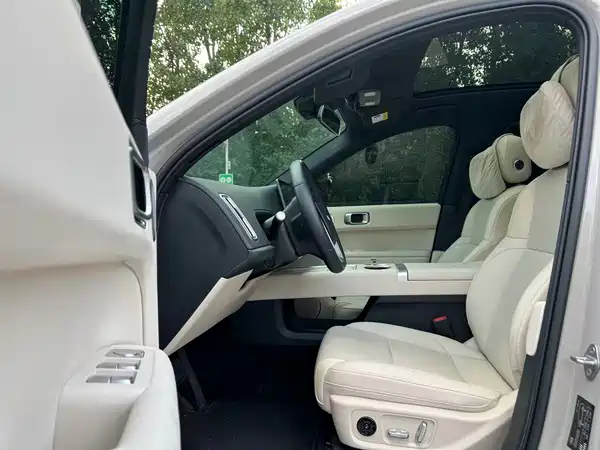 Li Auto L6 2024