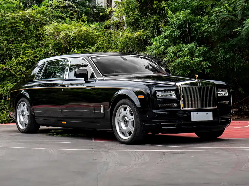 Rolls-Royce Phantom 2016 — фото 3