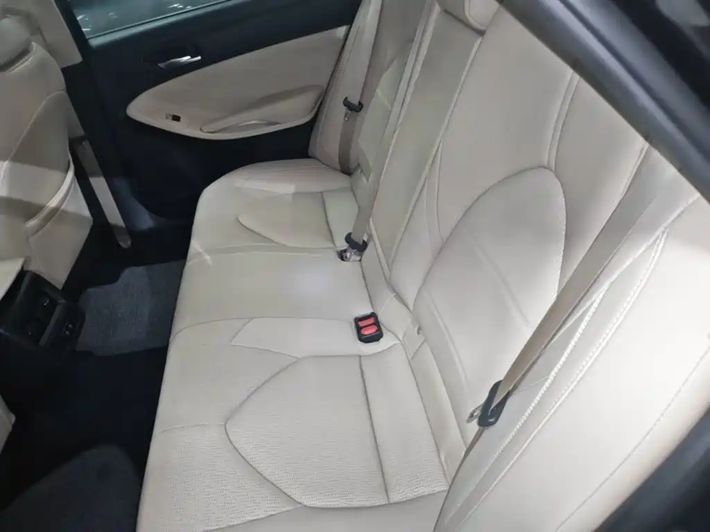 Toyota Avalon 2020 — фото 17