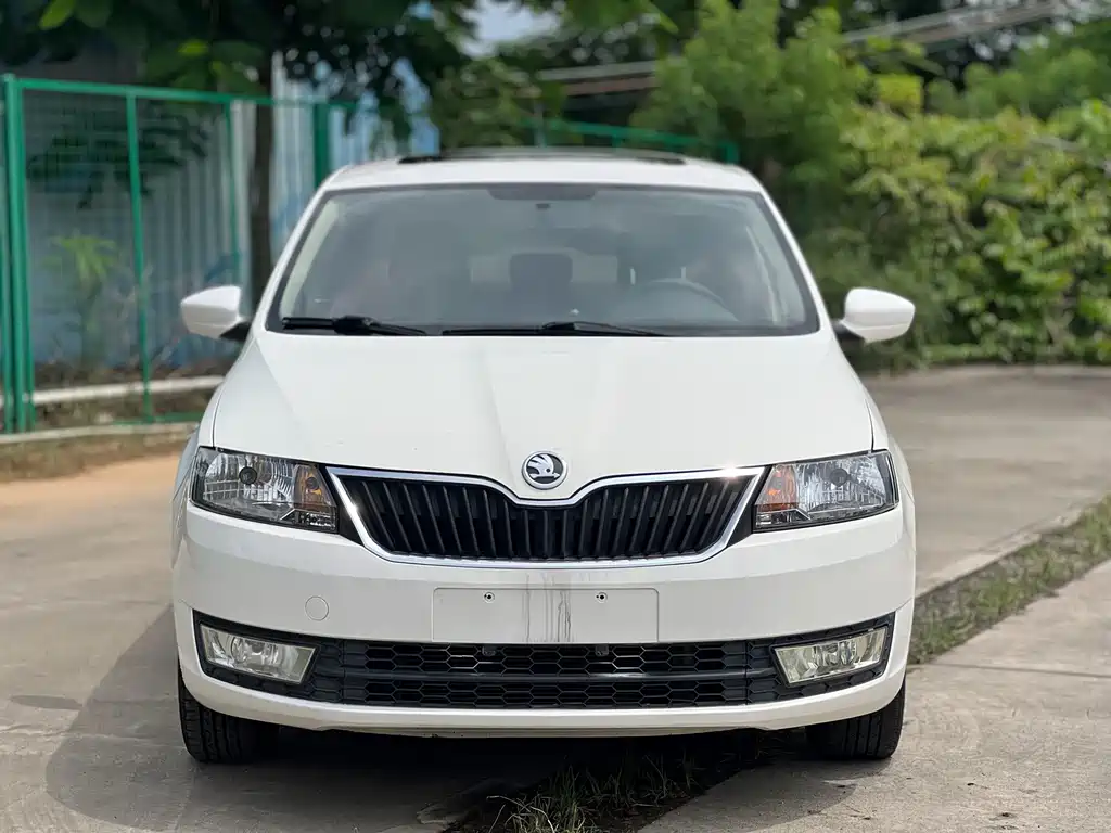Skoda Rapid 2014 — фото 2
