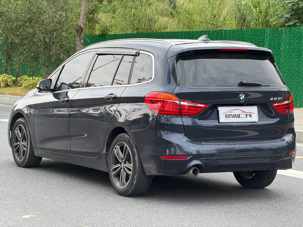 BMW 2 Series Wagon 2019 — фото 19