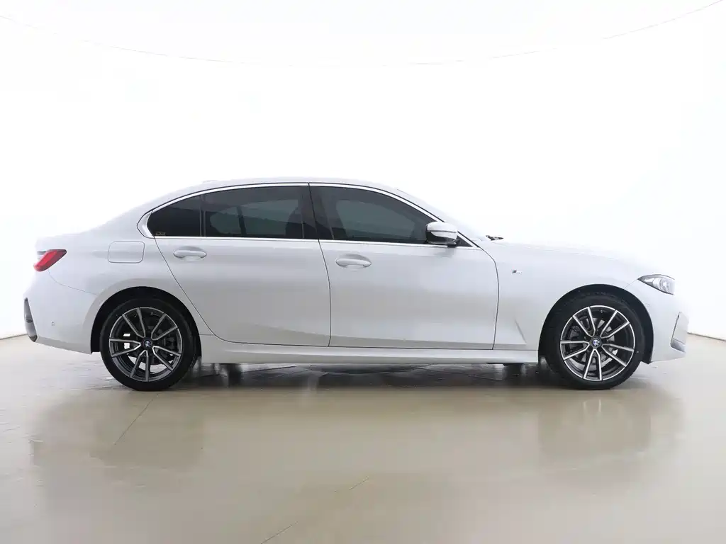 BMW 3 Series 2024 — фото 7