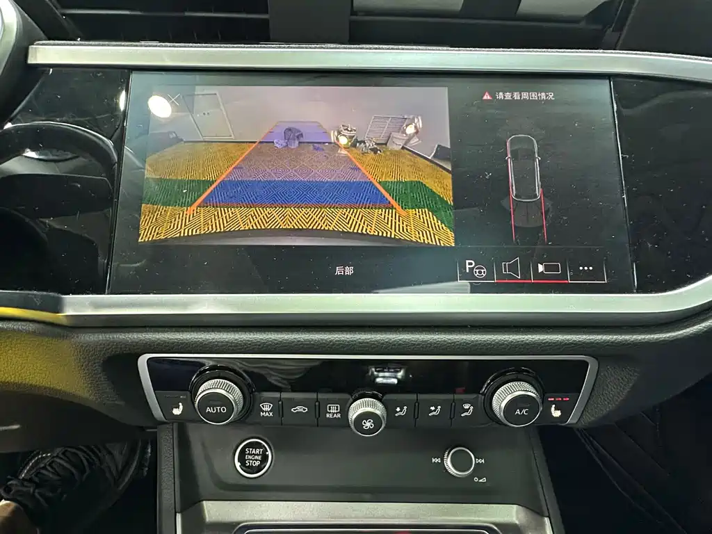 Audi Q3 2023 — фото 9