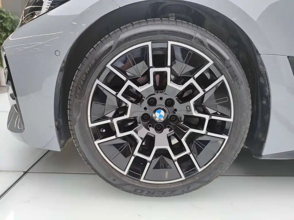 BMW 4 Series 2025 — фото 11