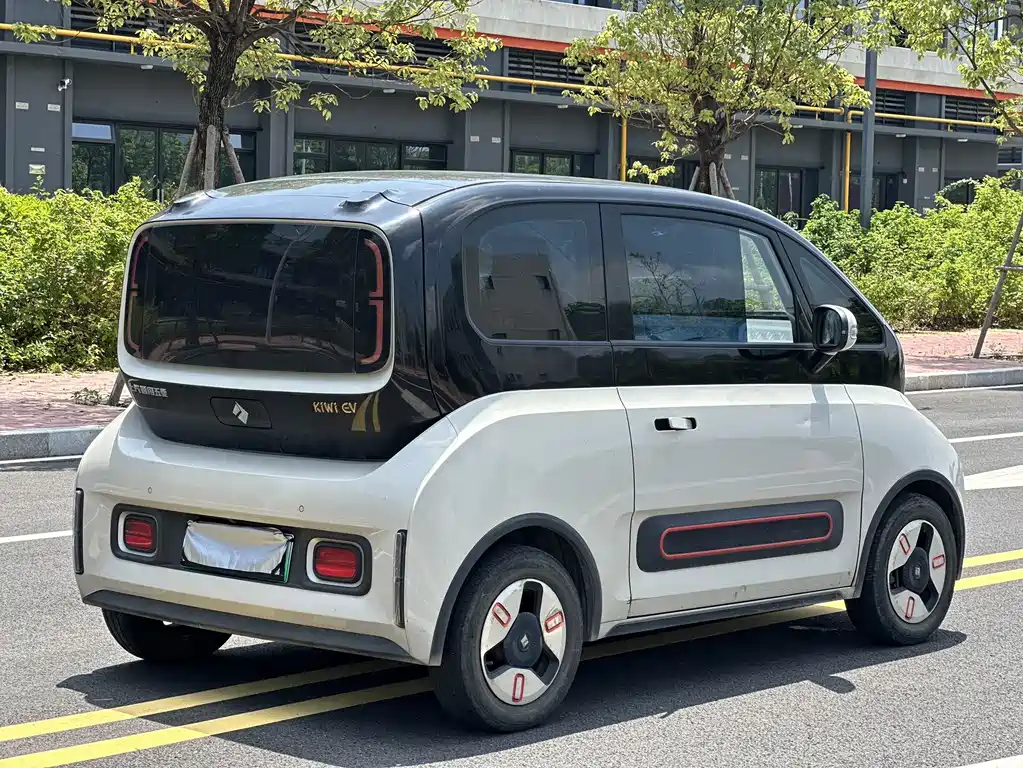 Baojun Kiwi EV 2022 — фото 8