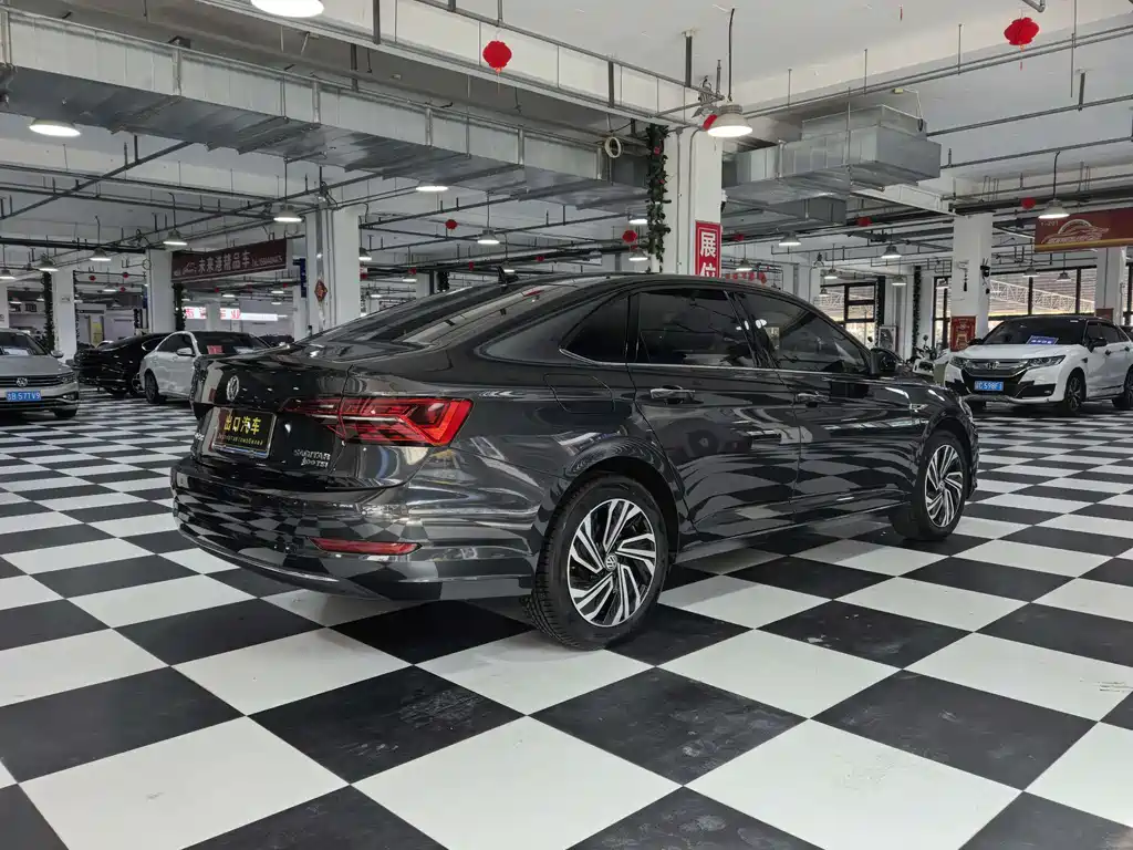 Volkswagen Sagitar 2022