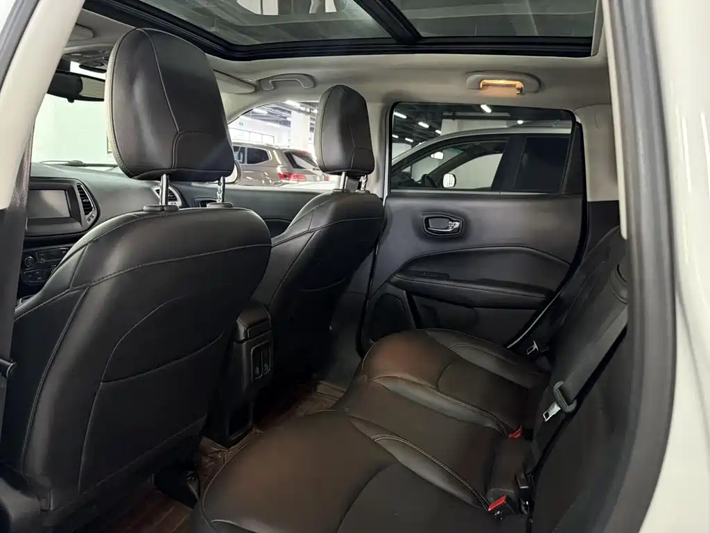 Jeep Compass 2019 — фото 9