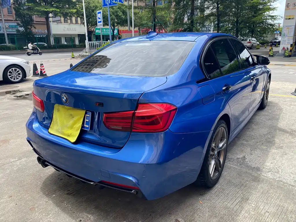 BMW 3 Series 2018 — фото 12