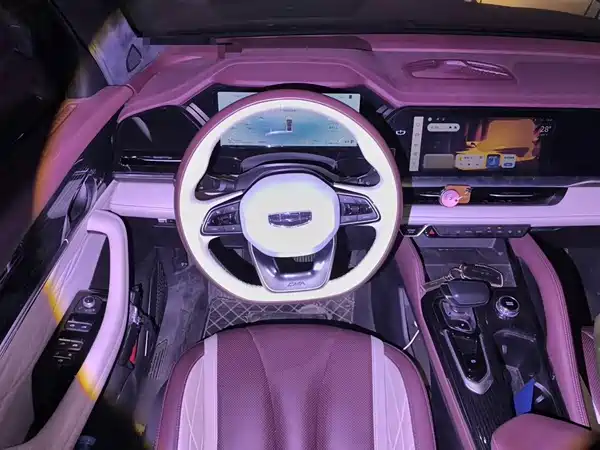 Geely Xingyue L 2023