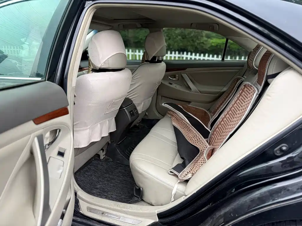 Toyota Camry 2014 — фото 11