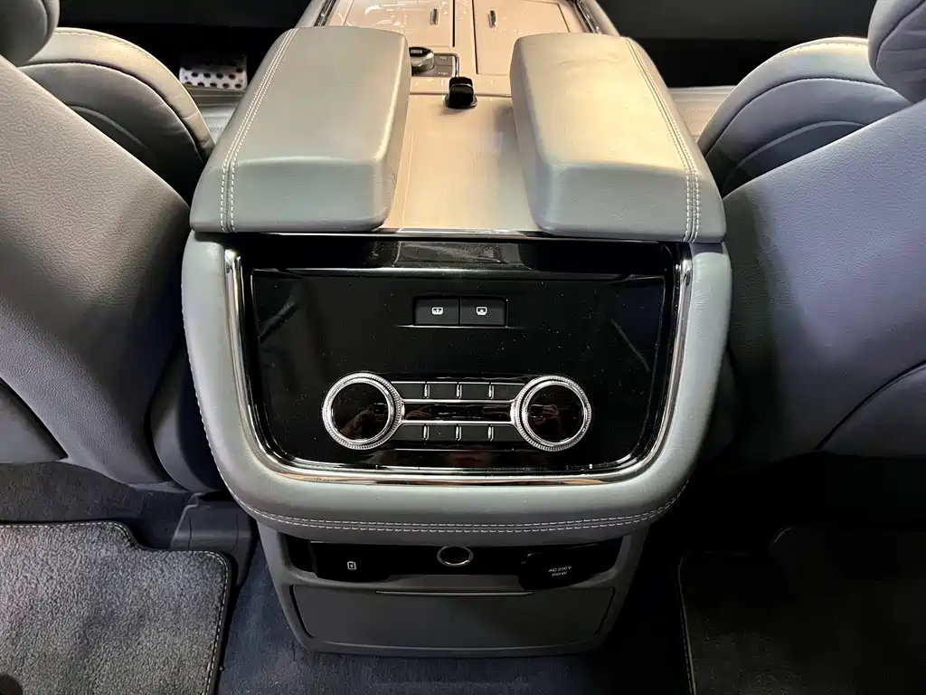 Lincoln Navigator 2021 — фото 13