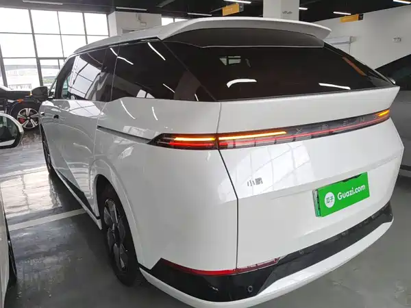 XPeng X9 2025