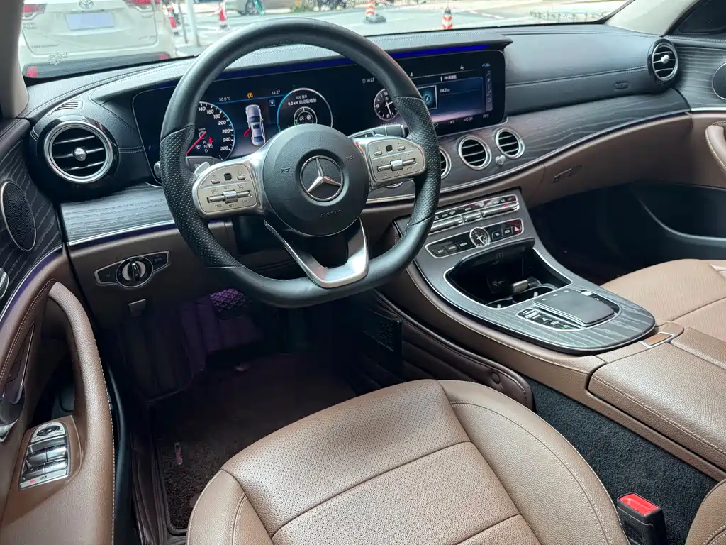 Mercedes-Benz E-Class 2019 — фото 18
