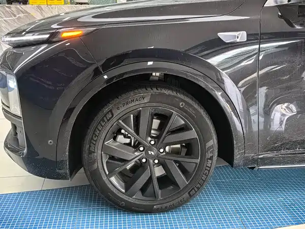Li Auto L8 2024