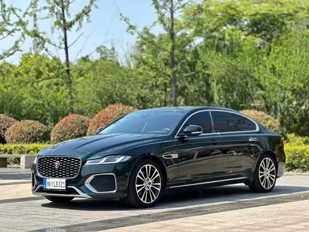 Jaguar XFL 2022 — фото 1