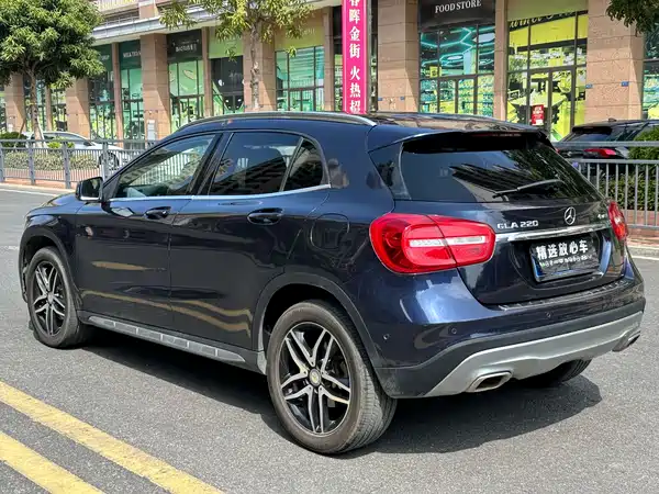Mercedes-Benz GLA 2015
