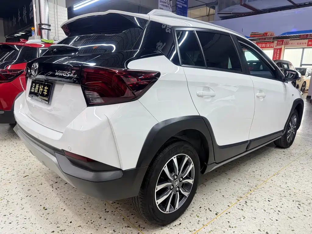 Toyota Yaris L 2023