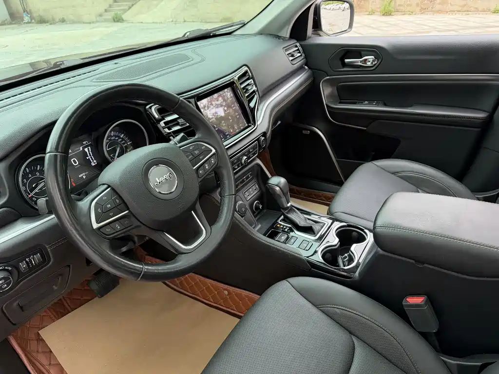 Jeep Grand Commander 2018 — фото 5