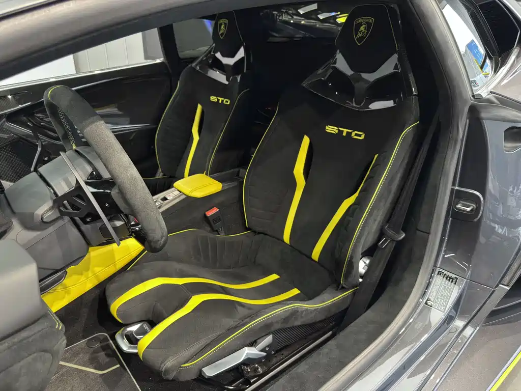 Lamborghini Huracán 2023