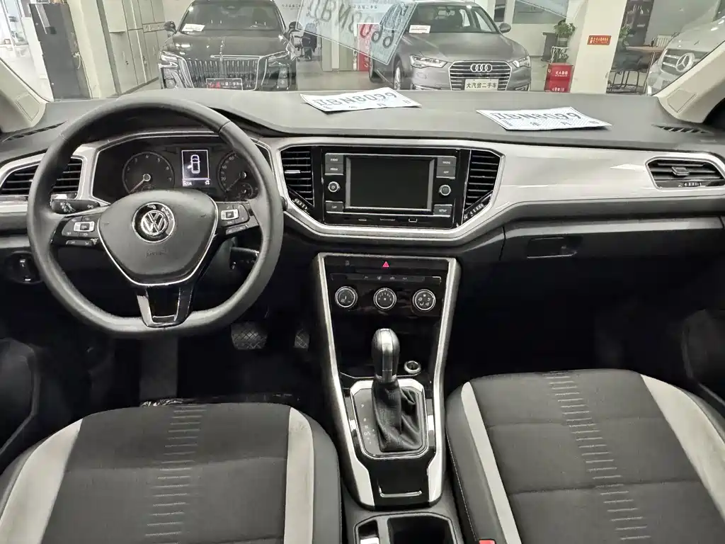 Volkswagen T-Roc 2020 — фото 8