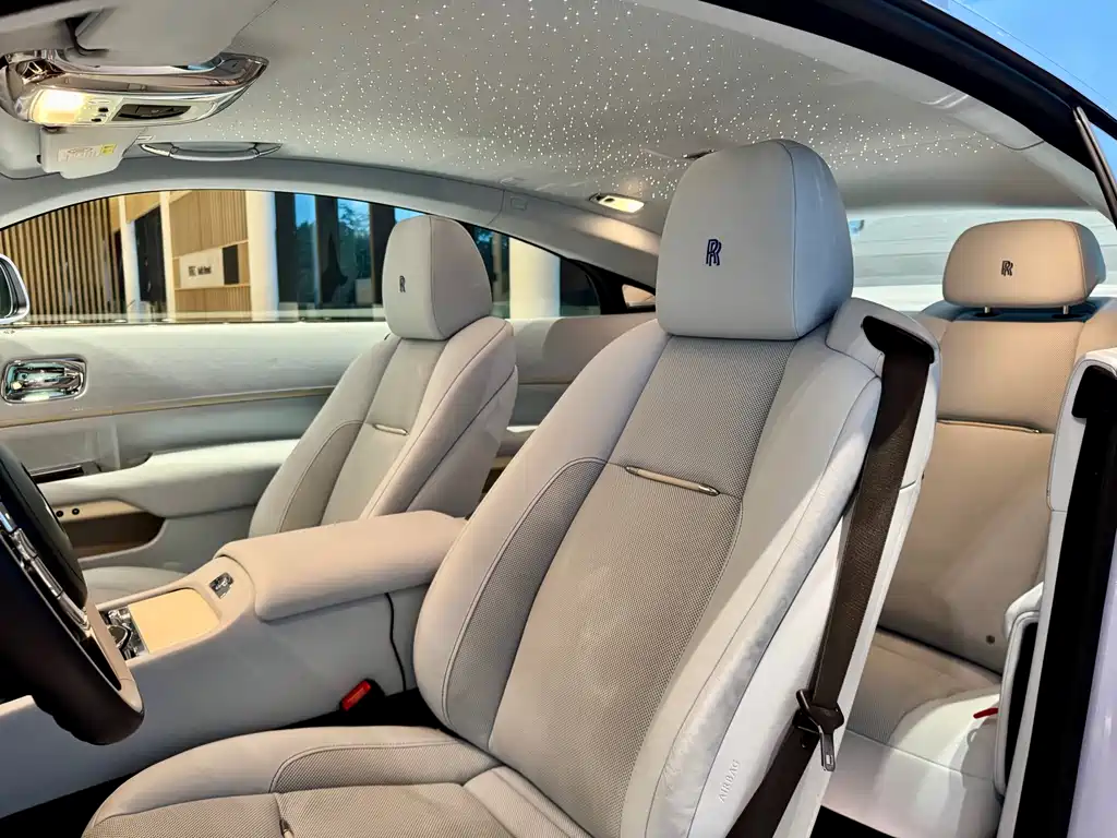 Rolls-Royce Wraith 2021 — фото 10