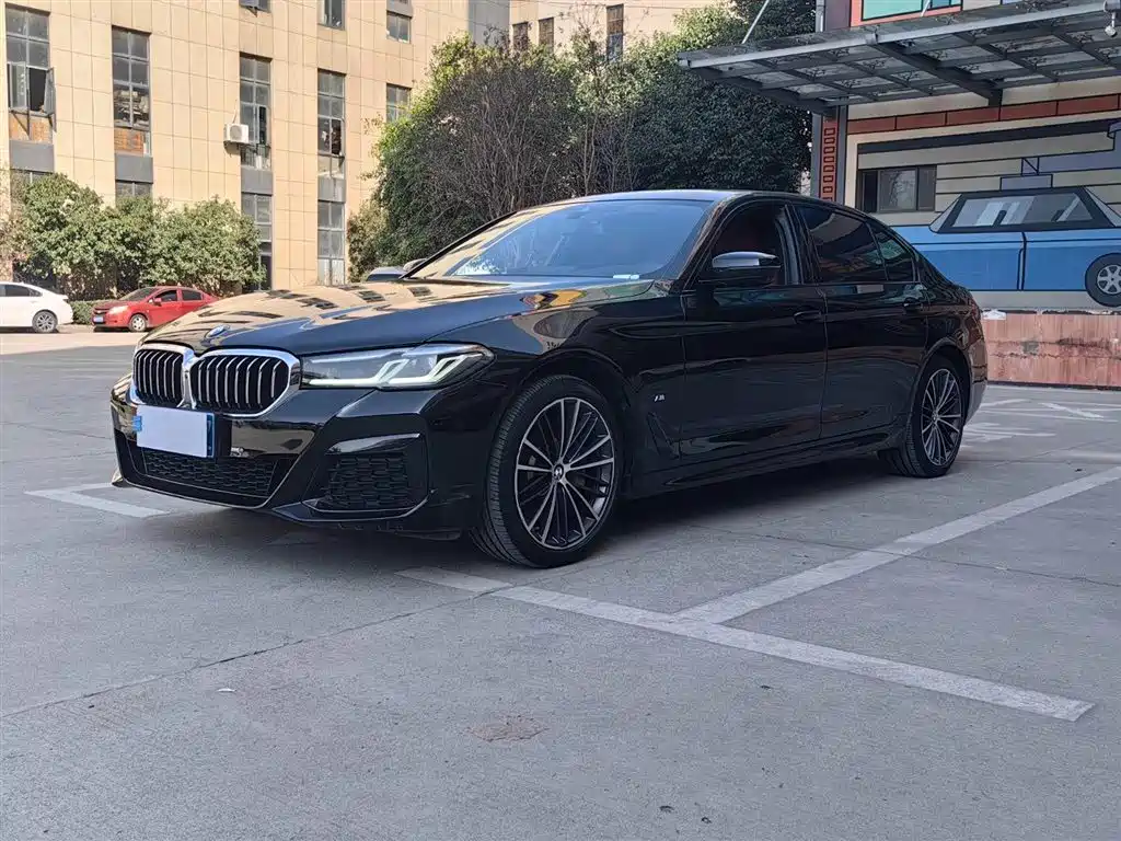 BMW 5 Series 2021 — фото 1