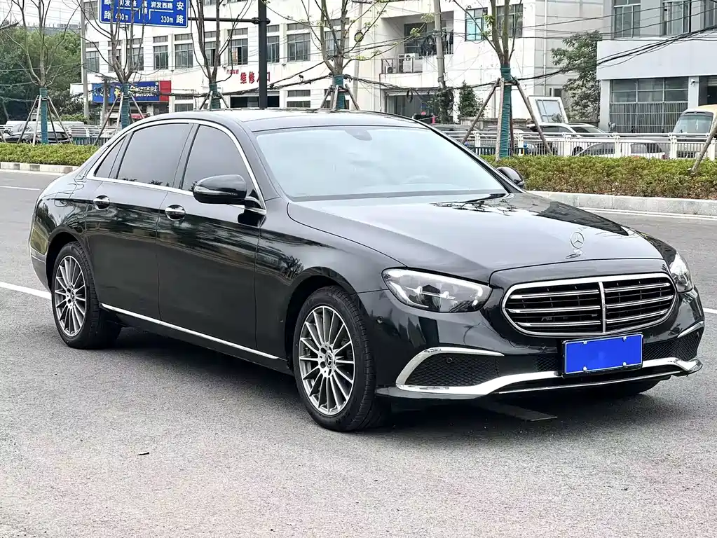 Mercedes-Benz E-Class 2023 — фото 3