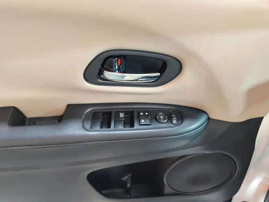 Honda Vezel 2016