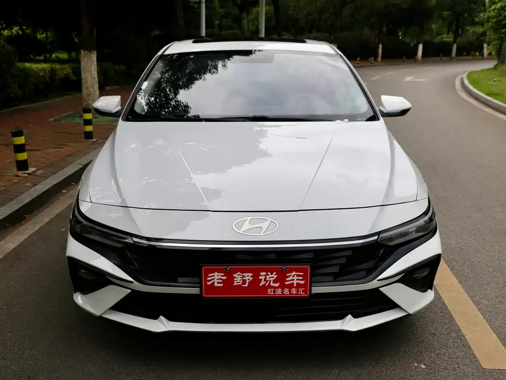 Hyundai Elantra 2023