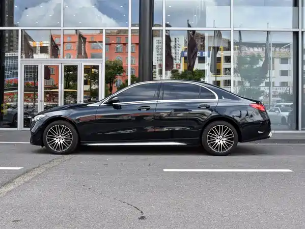 Mercedes-Benz C-Class 2024