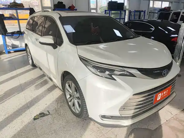 Toyota Sienna 2023