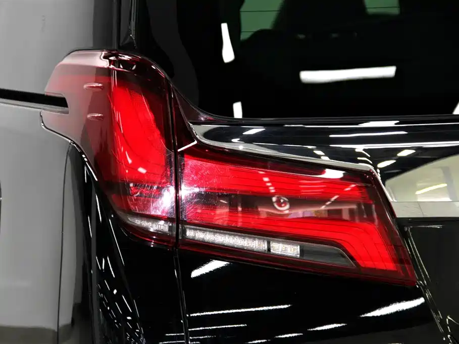 Toyota Alphard 2024 — фото 30