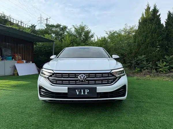 Volkswagen Sagitar 2022