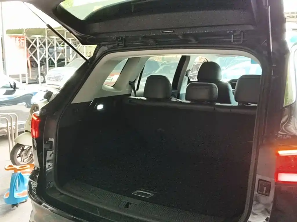 Roewe RX5 MAX 2021 — фото 19