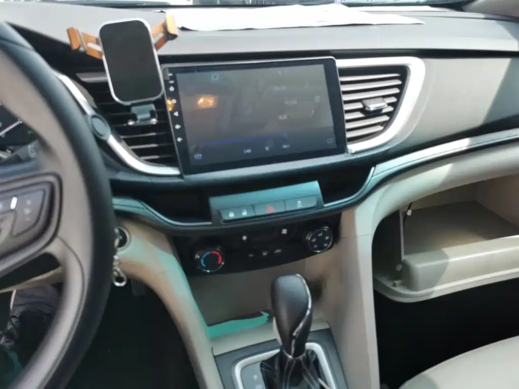 Buick Excelle 2017 — фото 13