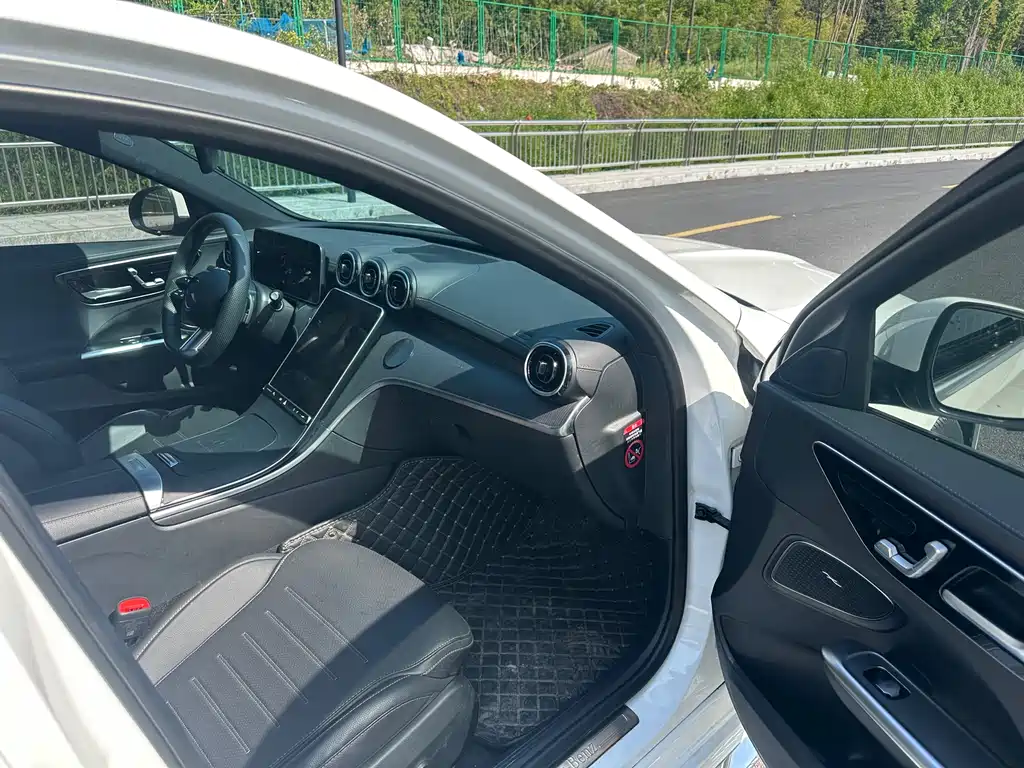 Mercedes-Benz C-Class 2023 — фото 9
