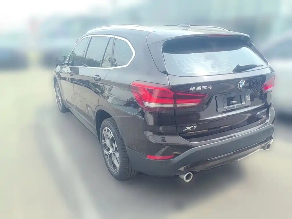 BMW X1 2021 — фото 9