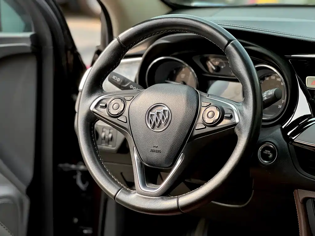 Buick Envision Plus 2016 — фото 10