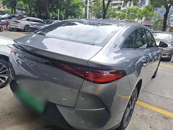 BYD e7 2025