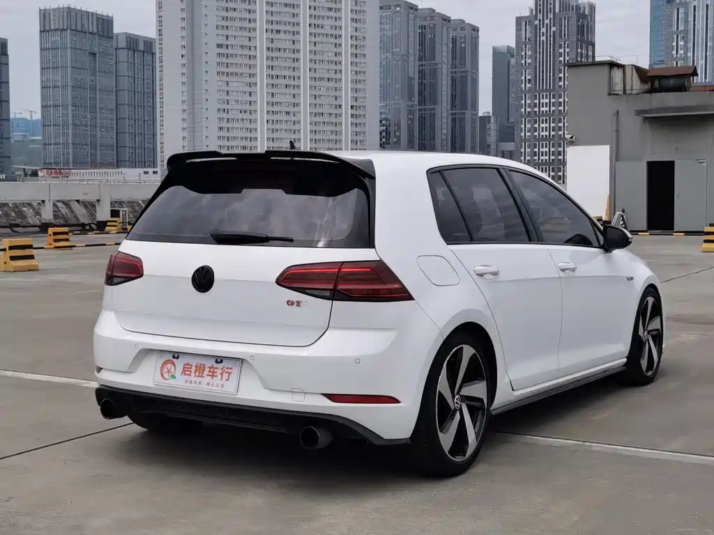 Volkswagen Golf GTI 2019 — фото 15