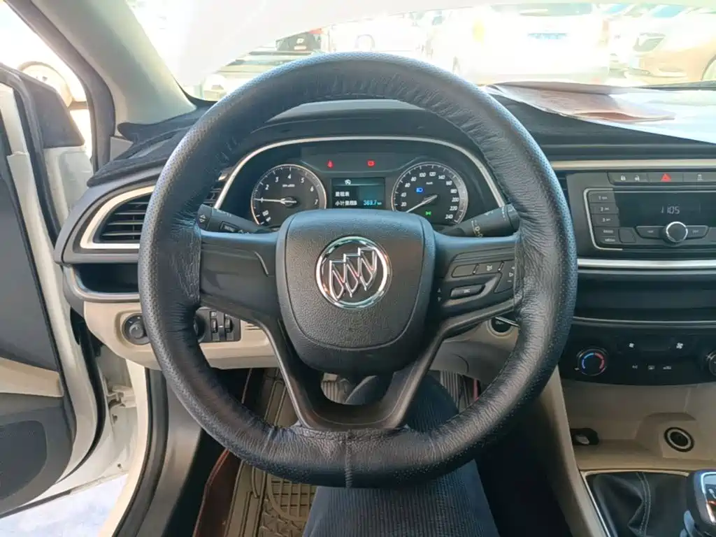 Buick Excelle 2016 — фото 11