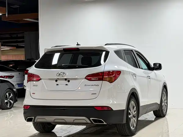 Hyundai Santa Fe 2013
