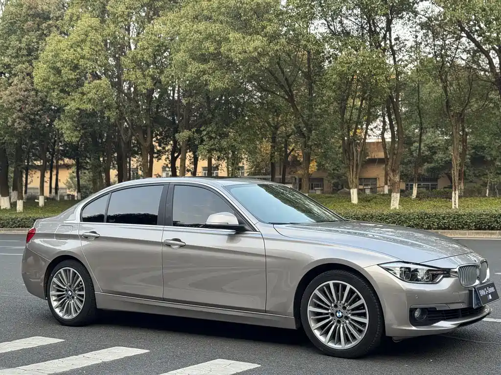 BMW 3 Series 2019 — фото 3